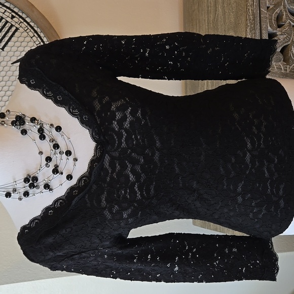 Ambiance Black Lace Overlay Long Sleeve Top With V Back and Lace Detailing. NWOT - Picture 12 of 17